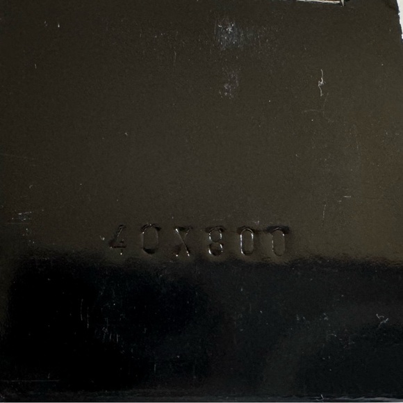 Giorgio Armani Luminous Silk Foundation. - Picture 7 of 11